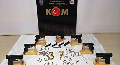 Halıya sarılı takım çantasının içinden çok sayıda tabanca ele geçirildi: 1 gözaltı