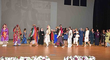 Halk eğitim kursiyerleri 'Dünden Bugüne Zarafet'i defileyle anlattı