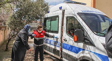 Hasta nakil aracı ile ihtiyaç sahiplerine kesintisiz hizmet