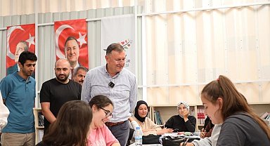 Hatay Büyükşehir Belediyesi'nden öğrencilere eğitim desteği