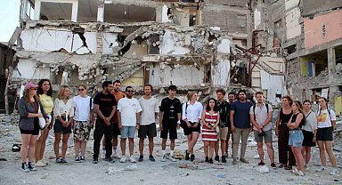 Hatay'ı ziyaret eden Litvanyalı öğrencilerin duygusal anları