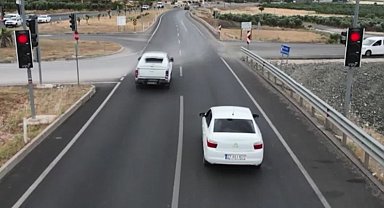 Havadan trafik denetiminde şaşırtan görüntü: Sadece 3 araç kırmızı ışıkta durdu