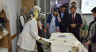 Hayat Boyu Öğrenme Haftası etkinlikleri dahilinde sergi açıldı