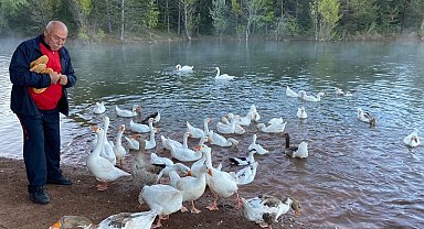 Hayvanları beslemeden spora başlamıyor