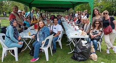 Hayvanseverler piknikte buluştu