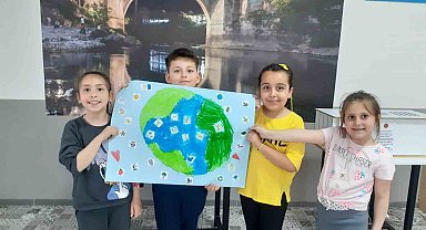 Hem öğreniyor hem de eğleniyor