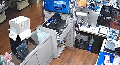 Hırsız kafasına geçirdiği koliyi çıkarınca yakayı ele verdi