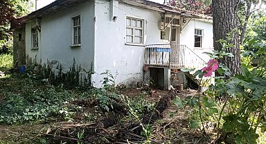 Hırsızlar bağ evine dadandı: Önce antika tüfek, şimdi de televizyon çalındı