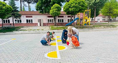 Hisarcık Atatürk İlkokulu bahçesi renklendi