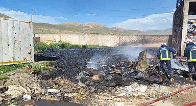 Hurdacıda yangın: 6 ton plastik malzeme yandı