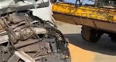 İdil'de tırla biçerdöver çarpıştı: 1 ağır yaralı