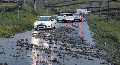 Iğdır'da sağanak sele neden oldu
