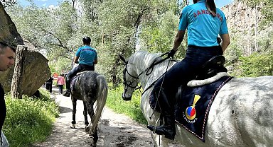 Ihlara Vadisi'nde atlı jandarmalar güvenliği sağlıyor