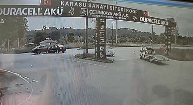 İki otomobil kafa kafaya çarpıştı: 5 yaralı