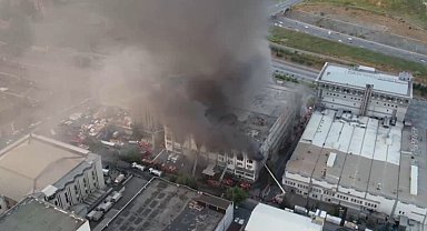 İkitelli Organize Sanayi Bölgesi'nde iş hanı yangını dron ile görüntülendi