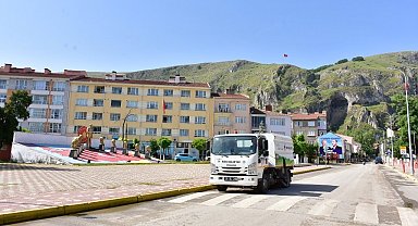 İnönü'de çevre temizlik çalışmaları tüm hızıyla devam ediyor