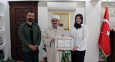 İrlandalı Stephanie İslam'ı seçerek Elif ismini aldı