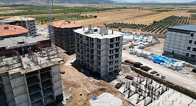 İslahiye'de bir yandan yıkım bir yandan inşaat sürüyor