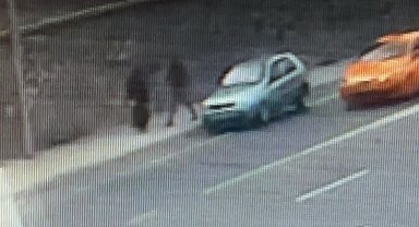 İstanbul'da barışma teklifi kavgası kamerada: Dövdüğü kadın aracı taşladı