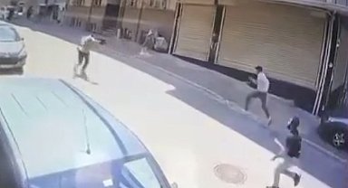 İstanbul'da gençlerin laf atma kavgası kanlı bitti: 1 ölü, 1 yaralı