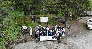 İstanbul'un fethinde rol oynayan Kazdağı Göknarı için gençler doğa yürüyüşü gerçekleştirdi