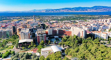 İzmir Ekonomi Üniversitesinde rektör değişimi