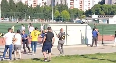 İzmir'de amatör maçta taraftarlar birbirine girdi