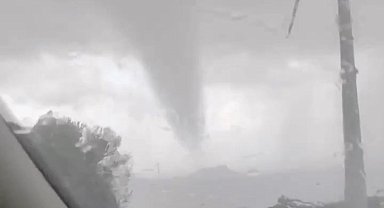 İzmir'de iki ayrı noktada hortum paniği