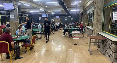 İzmir'de kumarhane baskını