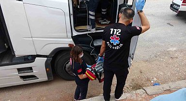 İzmir'den Antalya'ya gelen tır şoförünü ölüm direksiyonda yakaladı