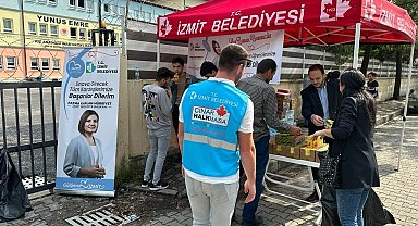 İzmit Belediyesi sınava giren gençleri yalnız bırakmadı