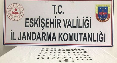 Jandarma 81 parça tarihi eseri satılmak üzereyken ele geçirdi
