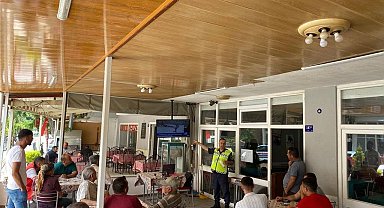 Jandarma, traktör sürücülerini bilgilendirdi