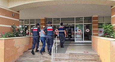 Jandarmadan aranan şahıslara operasyon: 26 gözaltı
