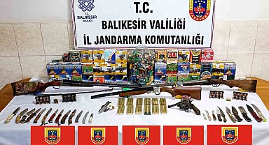 Jandarmadan silah ve mühimmat ticareti yapan örgüte darbe