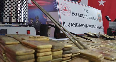 Jandarmanın operasyonunda ele geçirilen 300 kilogram sahte külçe altın sergilendi