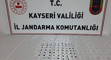 Kaçak kazıdan elde ettiği tarihi eserleri satarken yakalandı
