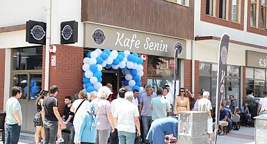 Kafe Senin, hizmete girdi