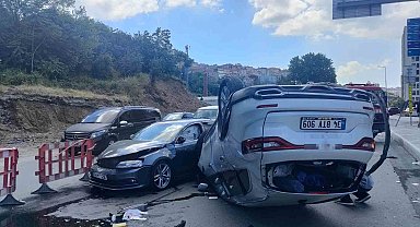 Kağıthane'de iki aracın karıştığı kazada 5 kişi yaralandı