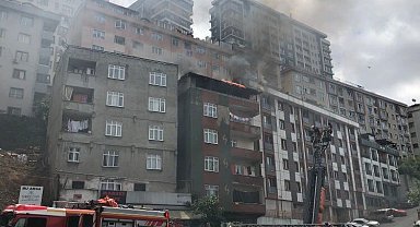 Kağıthane'de teras kat alev alev yandı: Vatandaşlar yangından son anda kurtuldu