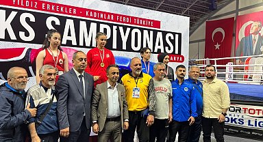 Kağıtsporlu boksörler 3 bronz ile döndü
