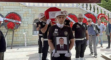 Kalp krizi sebebiyle vefat eden polis memuru son yolcuğuna uğurlandı