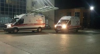 Kamyonet ve otomobil çarpıştı: 1'i çocuk 4 yaralı