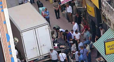 Kamyonun çaptığı seyyar satıcı yaralandı