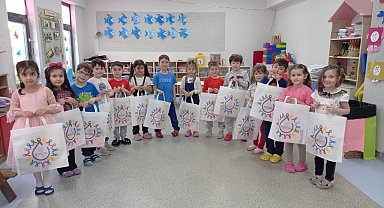 Kansere dikkat çekebilmek için 140 öğretmen ve öğrenciye mektup