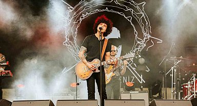 Kapadokya'da Selda Bağcan ve Seksendört rüzgarı esti