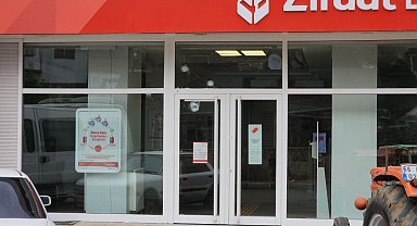 Karabük'te kamu bankası kurşunlandı