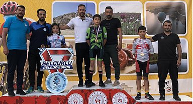 Karaman bisiklet takımından 3 bronz madalya
