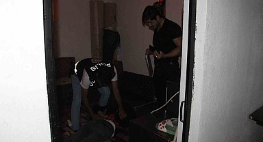 Karaman'da uyuşturucu satıcılarına şafak operasyonu: 17 gözaltı