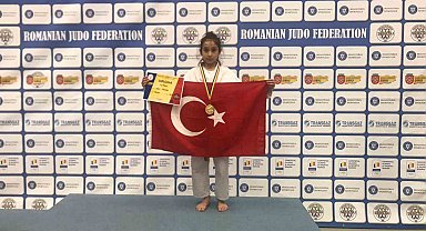 Karamanlı Milli Judocu Leyla Abanoz'un Balkan Şampiyonu olması sevindirdi